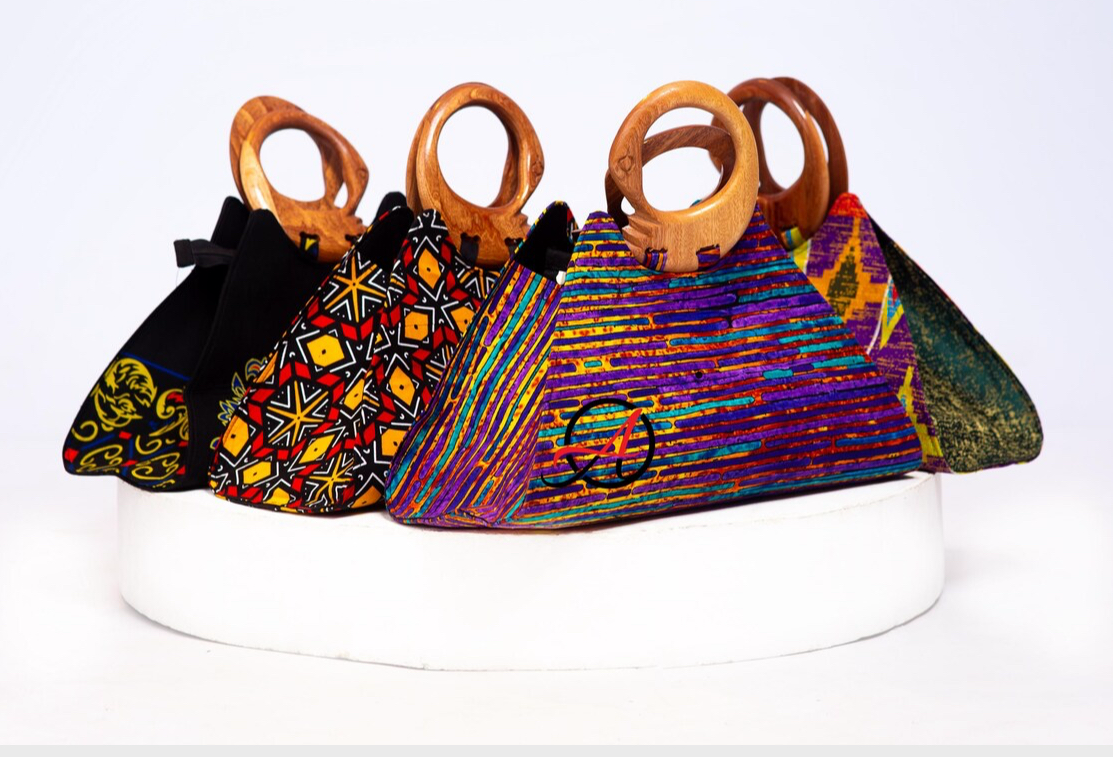 AnieeO Designs